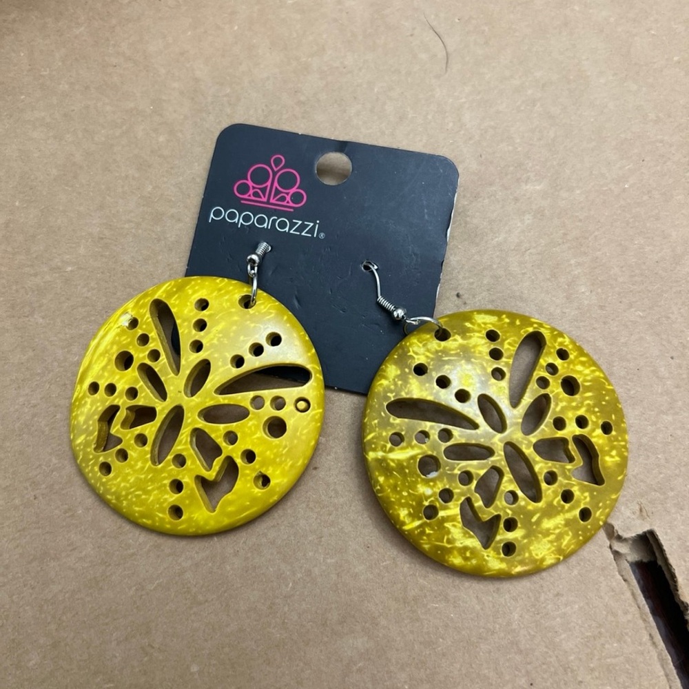 Paparazzi earrings